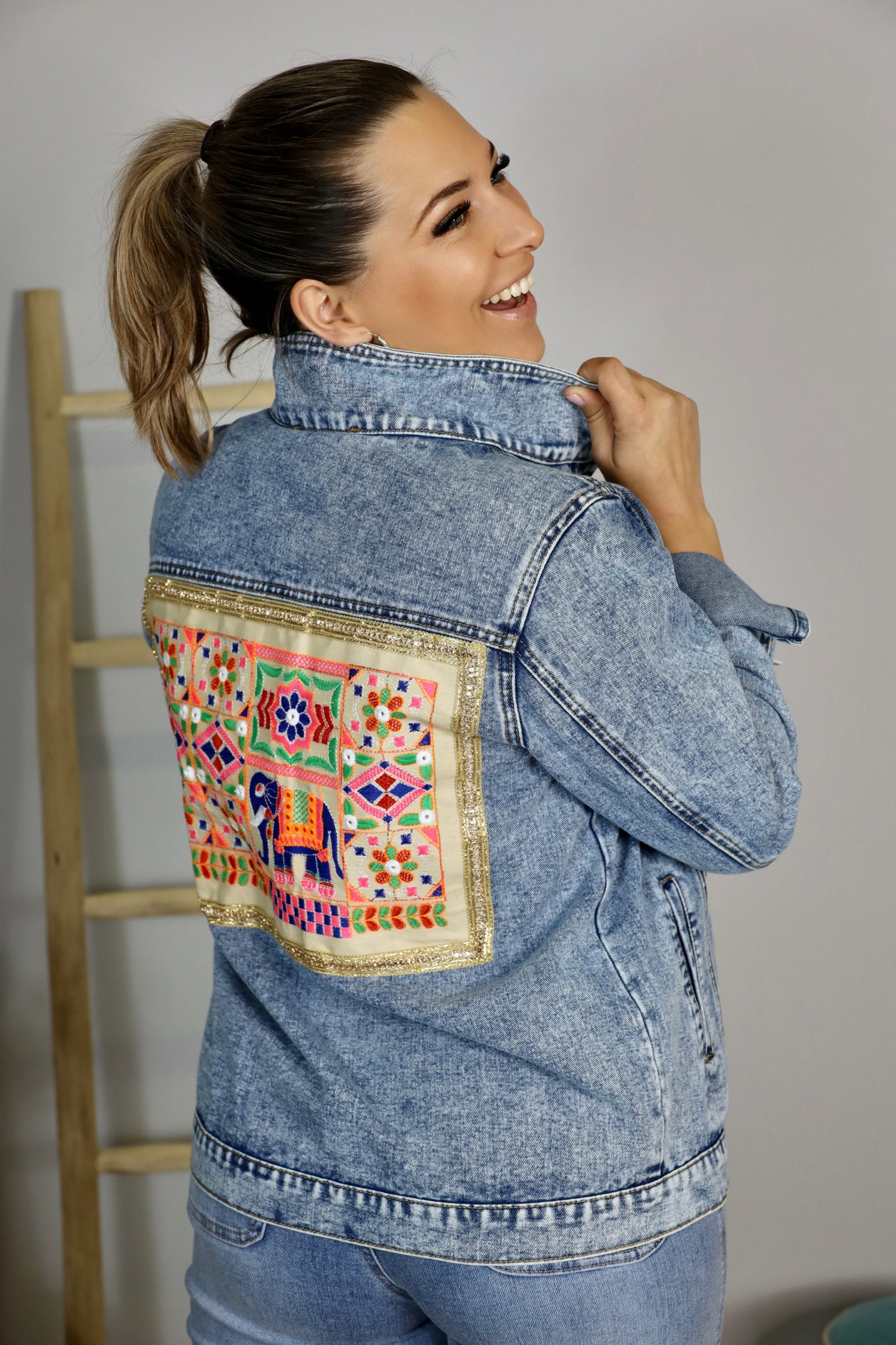 Chaqueta Denim Bordada